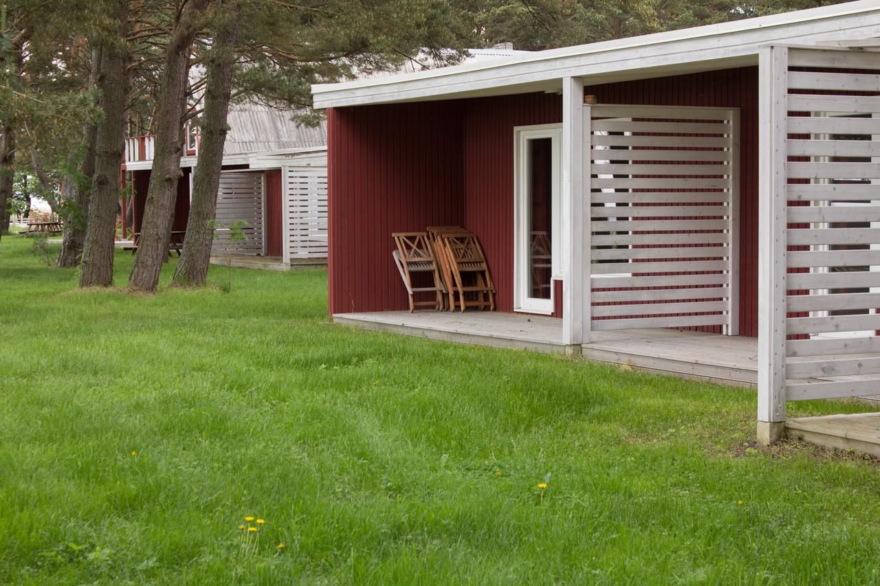 Комплексы для отдыха с коттеджами/бунгало Kosmonautika Holiday Centre Кабли